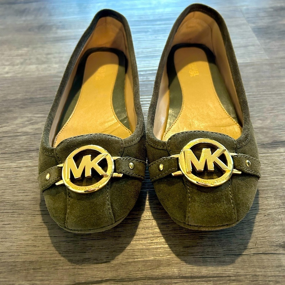Michael Kors Ballet Flats with Gold Logo 6.5